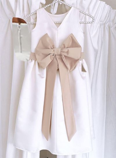 A-Line Scoop Neck Sleeveless Tea-Length Satin Flower Girl Dresses With Bow(s)