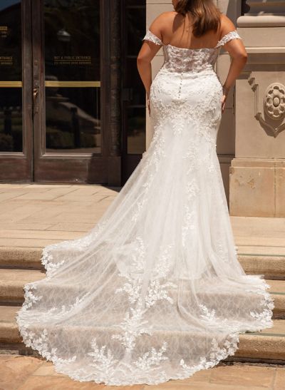 Plus Size Trumpet/Mermaid Off-The-Shoulder Court Train Lace Wedding Dresses