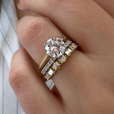 Dainty Round Cut Moissanite Engagement Three Ring Sets For Her