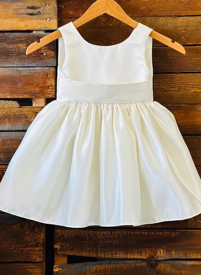 A-Line Scoop Neck Sleeveless Satin Flower Girl Dresses With Bow(s)