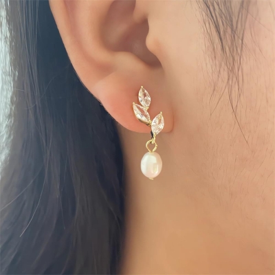 Super Shiny Leaf Pearl Stud Earrings